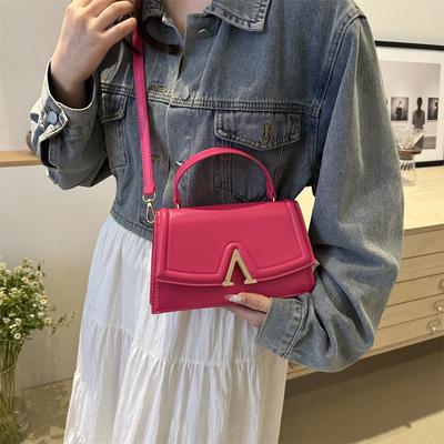 Módní texturovaná přenosná malá čtvercová taška ležérní nová dámská taška přes rameno pod paži jednobarevná kurýrní taška