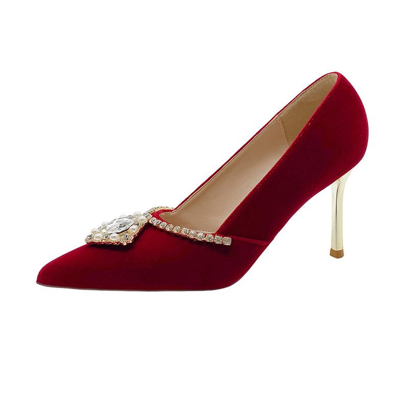 

2025 новые свадебные туфли на высоком каблуке женские тонкие каблуки красные свадебные туфли Xiuhe острый носок стразы одинарные туфли модные два способа носки 40