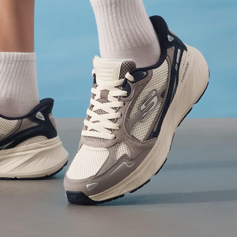 

Skechers Men s 232969-LTGY Lifestyle Running Shoes EU 39.5