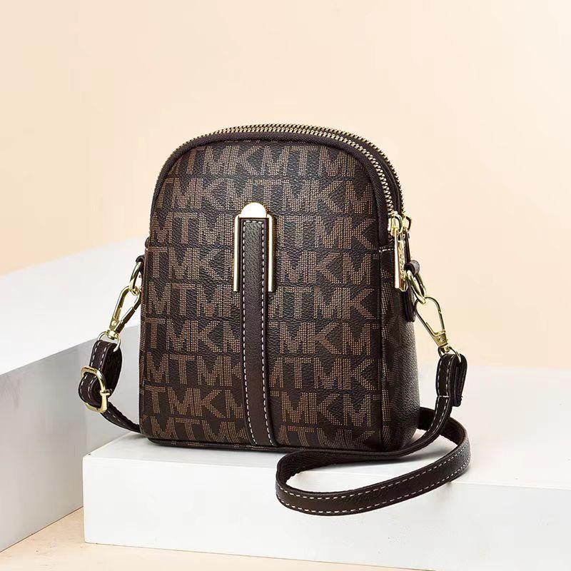 

Большая вместимость, современное ощущение, мягкая, прочная, модная, изысканная, оригинальная, легкая, роскошная, для поездок на работу, для улицы, для пляжа, кроссбоди, на плечо, сумка-тоут