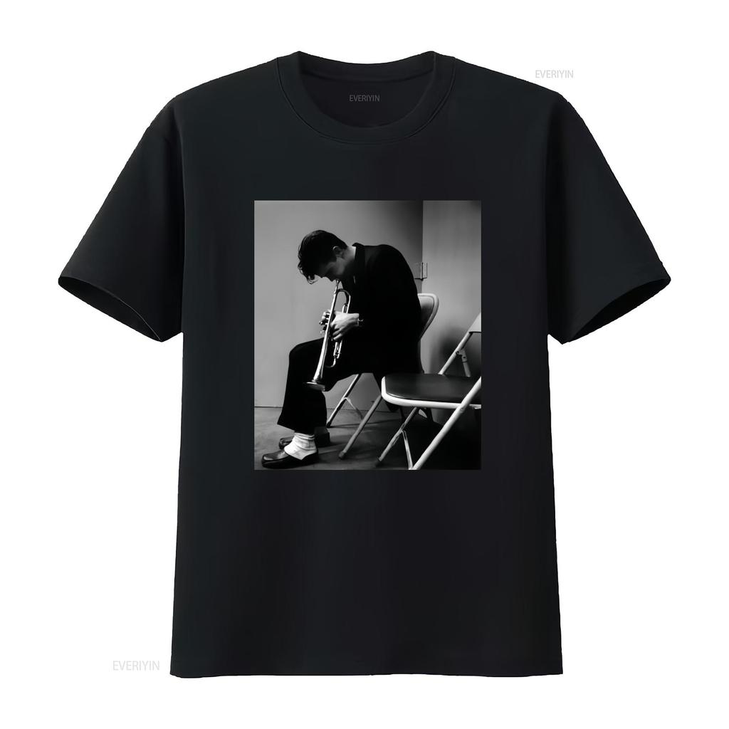 T-shirt Bianca Pesante in Cotone Vintage CHET BAKER Musicista Design per Tutte le Taglie Stampa Ispirata alla Tromba Jazz vintage Lavata uomo