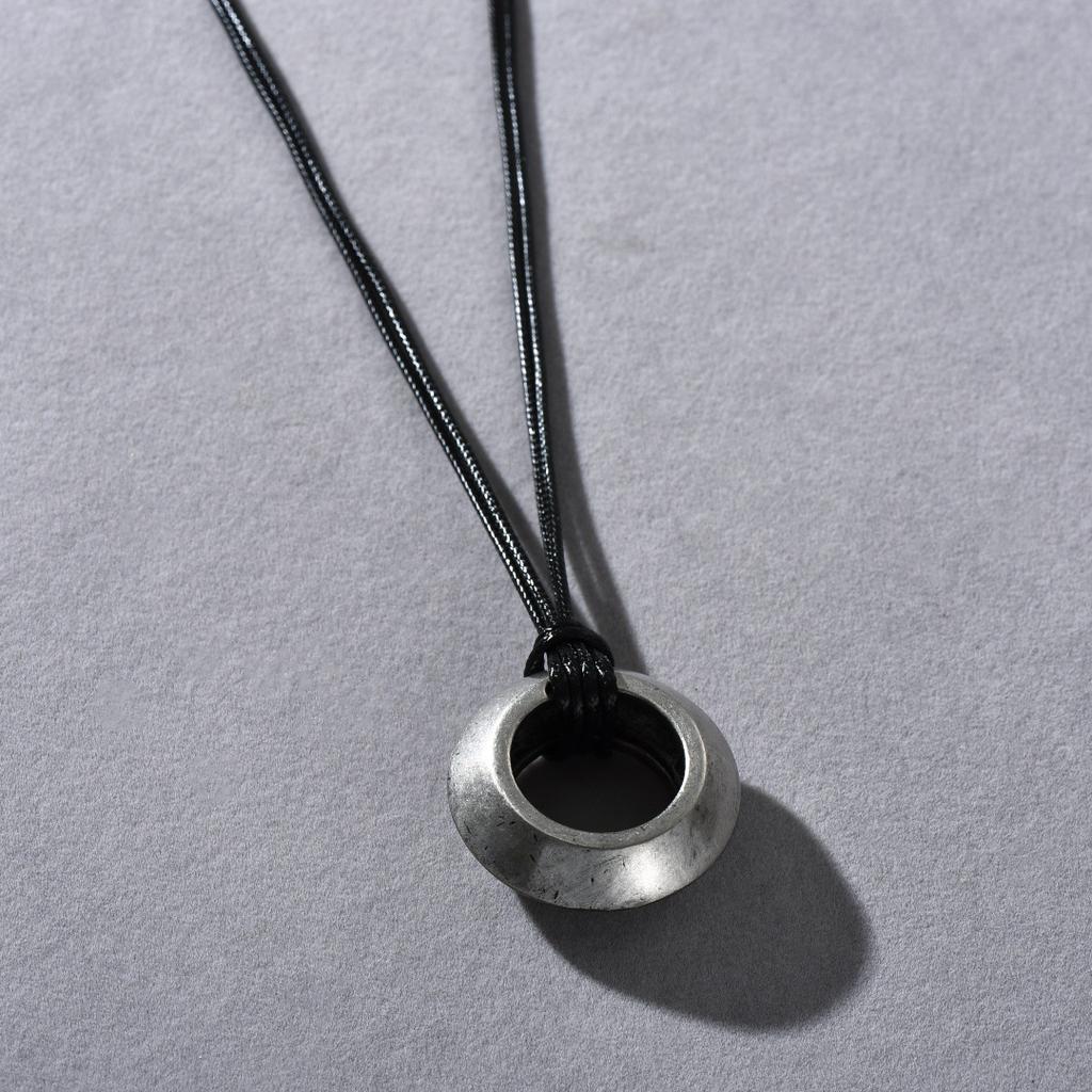 Retro Simple Fashion Personality Unique Retro Light Wheel Circle Pendant Sweater Chain Temperament Necklace Women