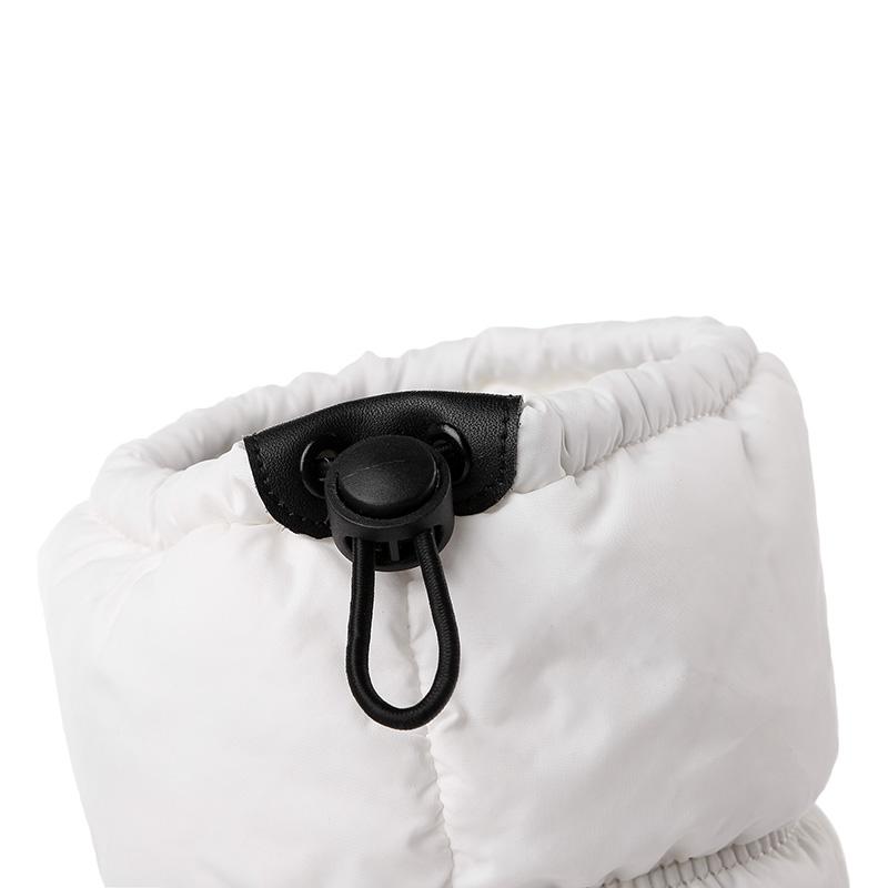 Dámské sněhule jsou v zimě nutností. Hřejivé a pohodlné plyšové ležérní kozačky střední délky s nízkým podpatkem