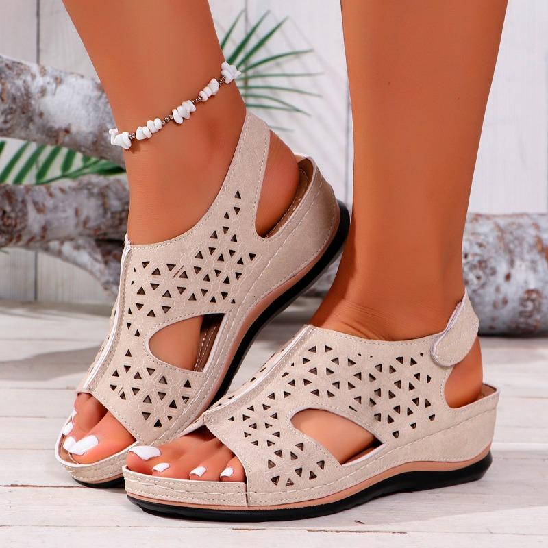 

Мода 2024 Бренд Женская обувь Пикантный носок Женские сандалии Мода Большой размер Однотонные Повседневные сандалии Женские Летние С вырезами Сандалии на танкетке 36