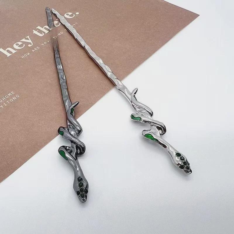 Slytherin Green Snake High-End Hairpin: Ancient & Elegant Dark Style Accessory
