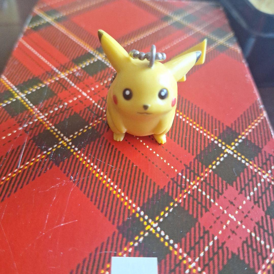 

[USED] Pikachu retro keychain