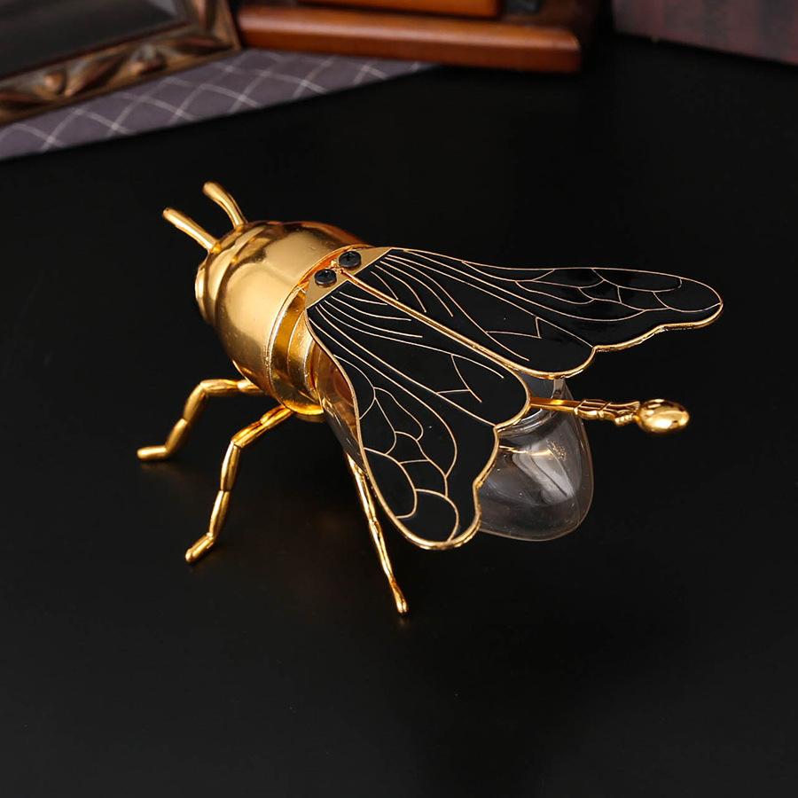 European Black and Gold Classical Wind Bee Sugar Cup, Atmospheric Golden Sugar Cup with Spoon, High-end Kitchen Seasoning Jar Gold