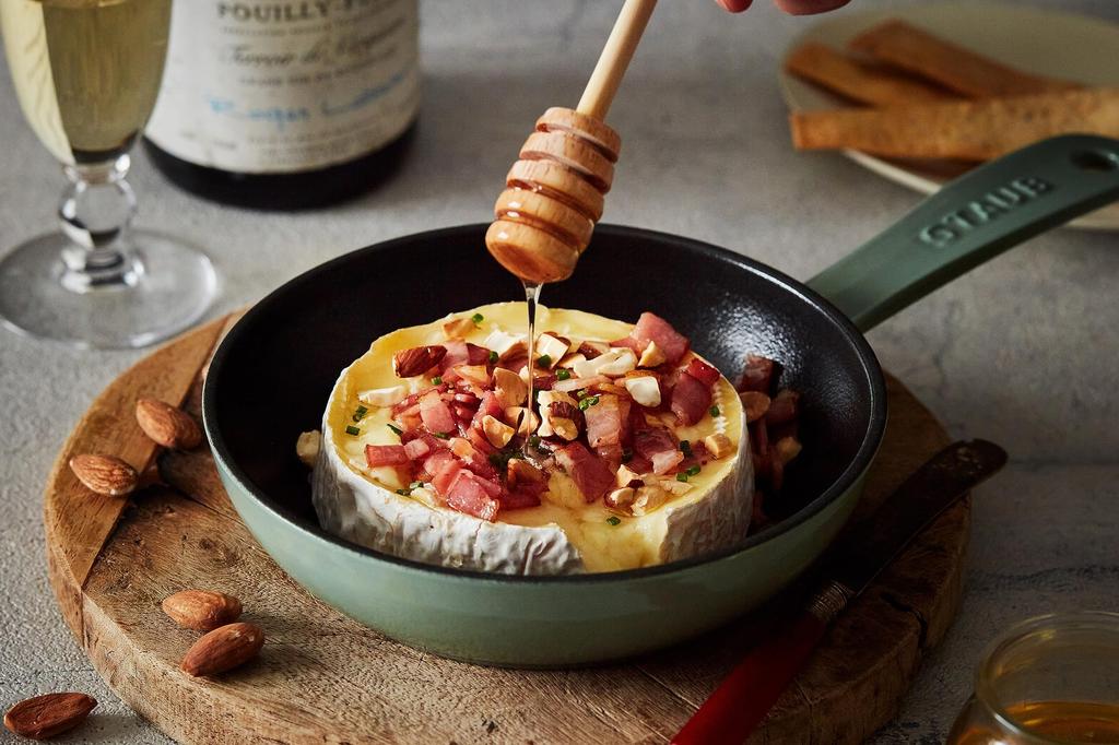 Staub Eucalyptus Frying Pan Enamel Cast Iron Compatible with IH Japanese Product with Serial Skillet "Skillet 16cm" [Authorized Number] Z1027-844