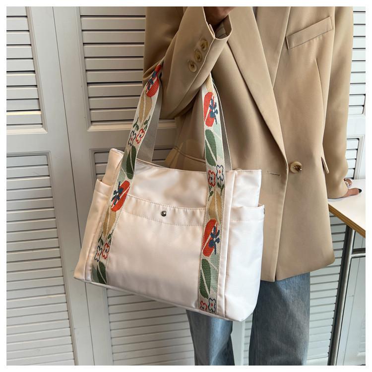 Large Capacity Tote Bag For Women 2024 New Trendy Street Style Canvas Shoulder Bag