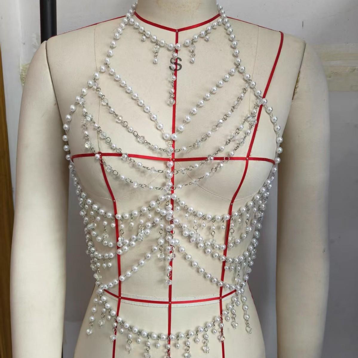 

Жилет, Несколько цепочек, Жемчужные цепочки, Жемчуг на шею, Топы, Майки, Цепочки для тела, Цепочки для груди, Новая модель 2025 белый