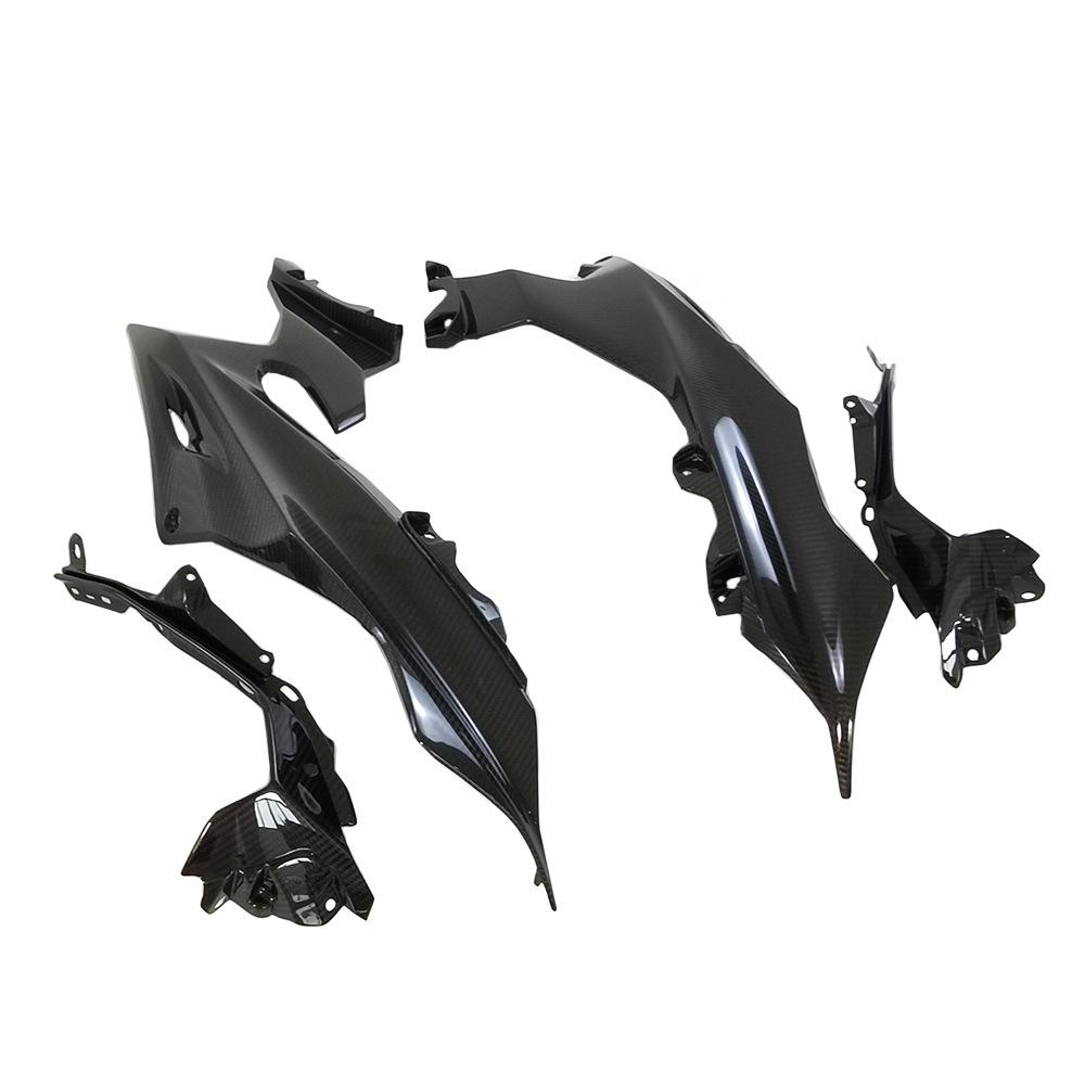 Yamaha R6 Carbon Fiber Mod Kit: Fuel Tank Cap & Rear Fender (2017+)