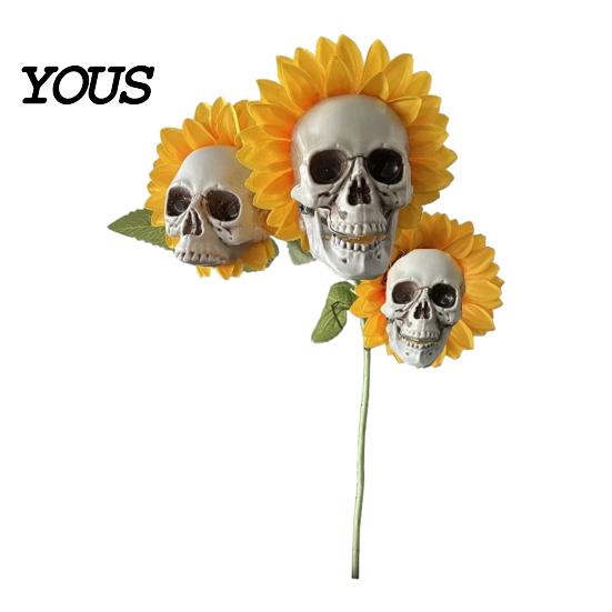 Resin Skull Planter Sunflower Ornament, Halloween Theme Garden Decor, Potted Decoration Plant Waterproof Outdoor Decoration, for Lawn Patio Yard