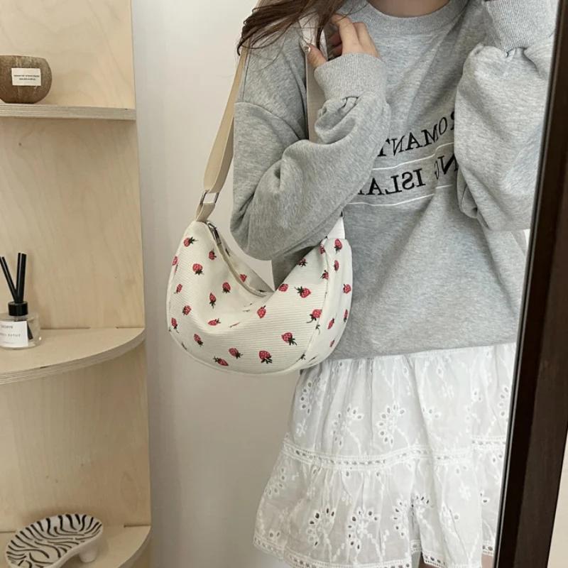 Strawberry Printing Shoulder Bag Popular Corduroy Sweet Women Crossbody Bag Student Pretty Shopping Travel Hobo Underarm Bag Quality