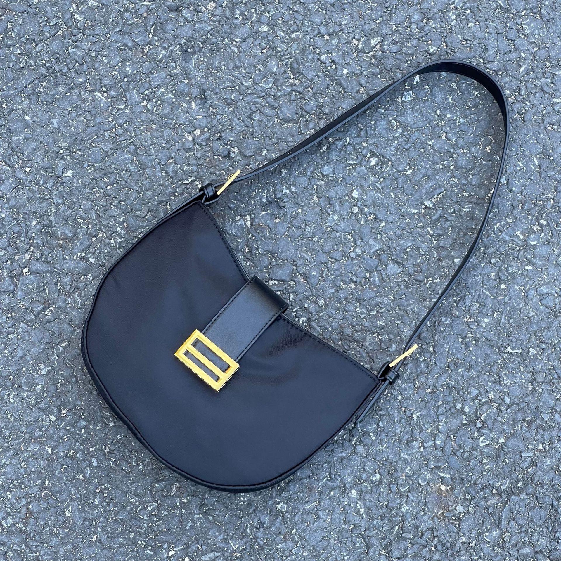 

Водонепроницаемая сумка из ткани Оксфорд, женская сумка, сумка на одно плечо, маленькая сумка под мышкой, новая, большой вместимости, экспорт, Гуанчжоу, оптовая сумка, женская сумка чёрный