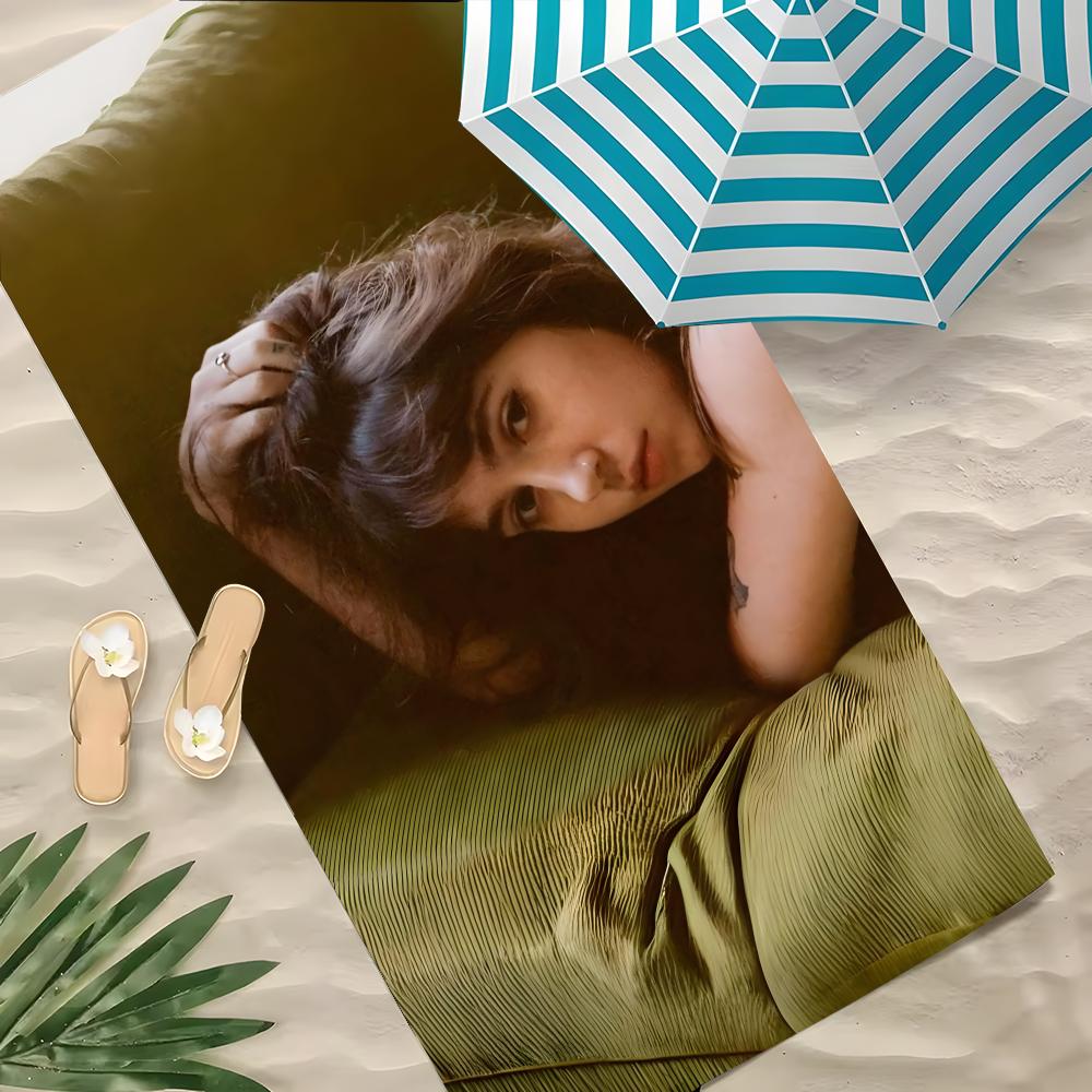 Singer Clairo Claire Cottrill Towel Polyester Beach Towel Quick Dry Sand Free Bath Towel for Summer Pool Travel Vacation