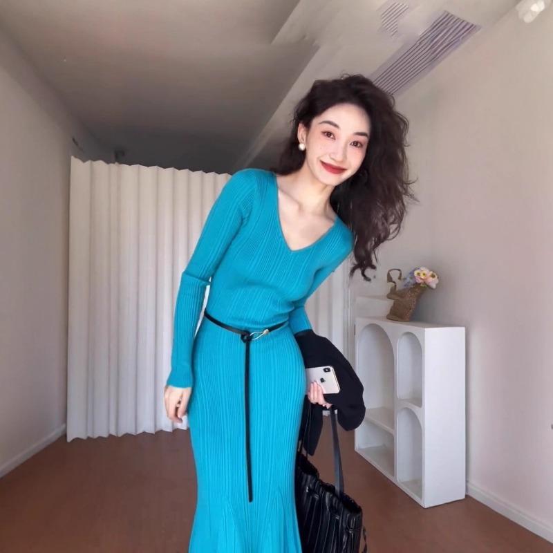 Knitted Dress Slim and Thin, High-end Sense, Imperial Sister Wears Cold and Unique Chic Skirt