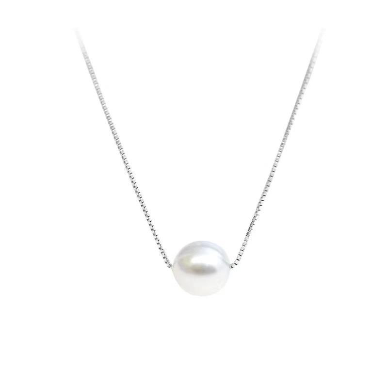 Trendy Versatile Pearl Clavicle Necklace for Women - Light Luxury Design