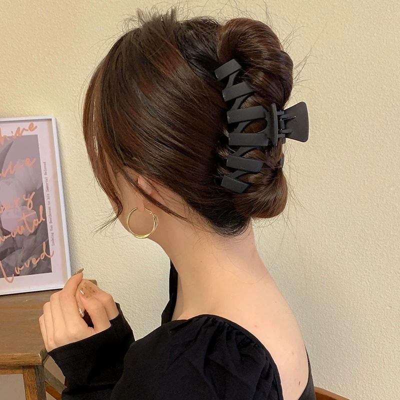 Black Series Big Hair Clip for Women Simplicity Ponytail Clip Women Shark Clip Girl Hair Clamp