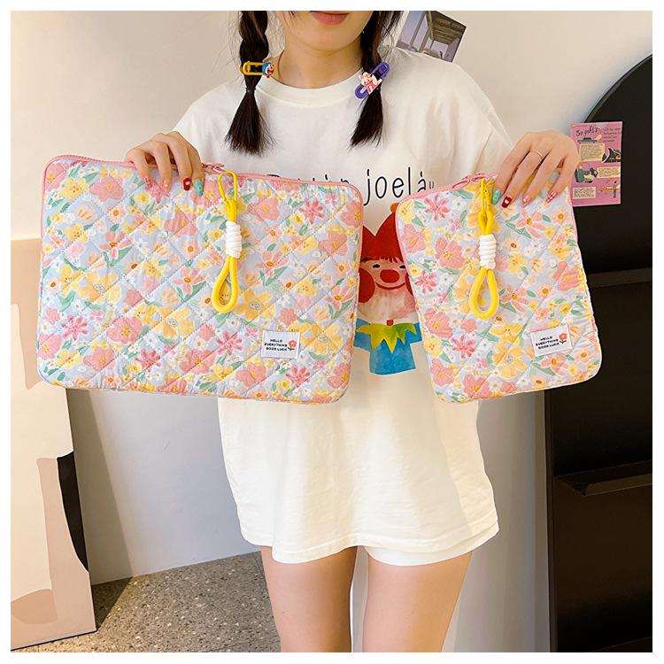 Chic Floral Laptop Sleeve for Women - Fits 11, 13, 15-inch Laptops & iPads