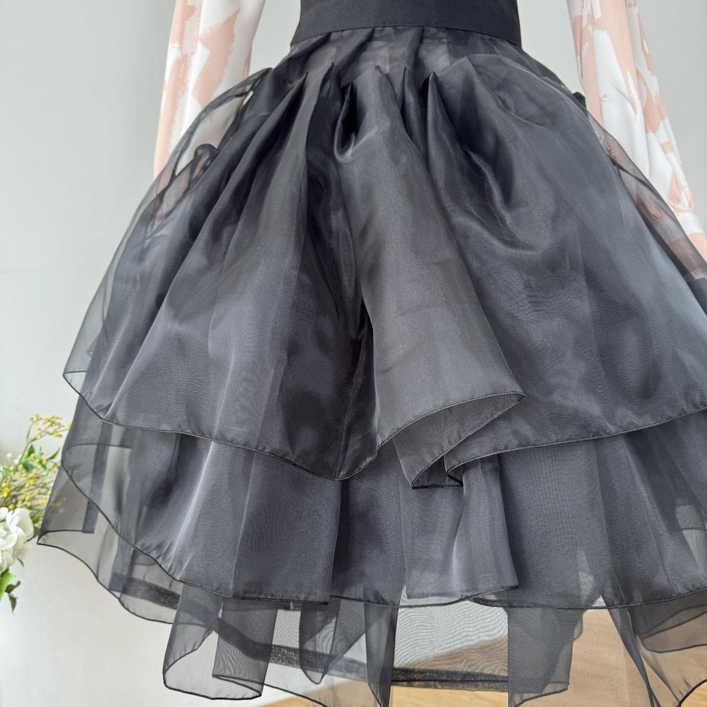 Hanbok Moderno Coreano Gonna Nera a Strati Voluminosa in Vita.