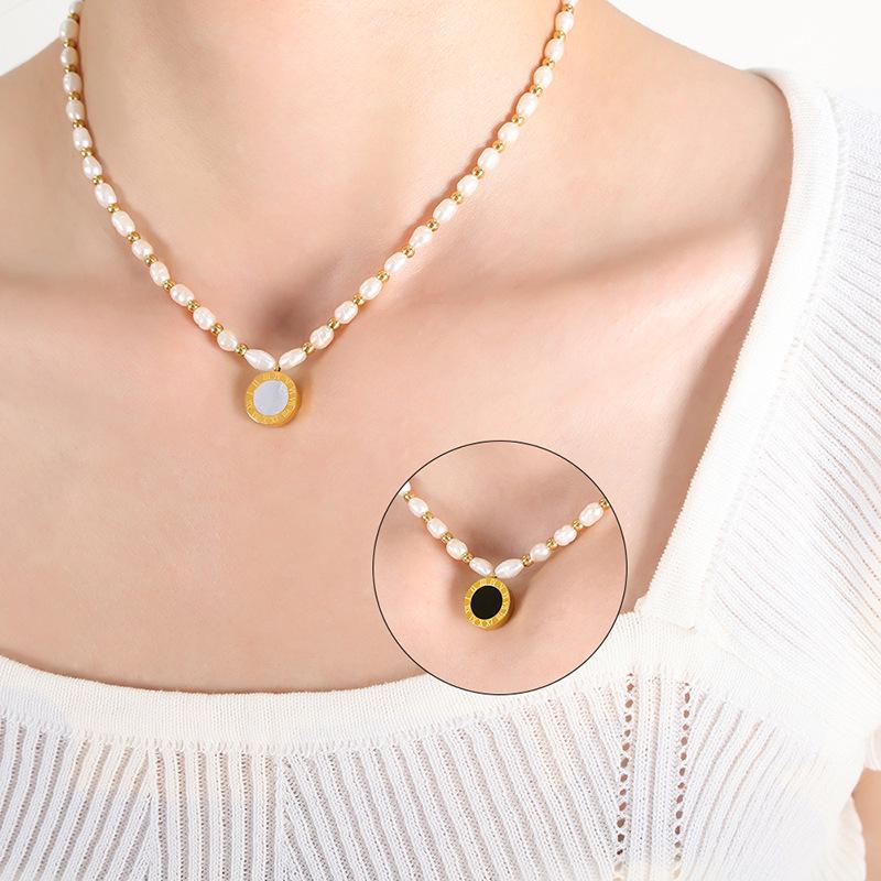 Qiong Yao Exquisite Fairy Collarbone Necklace: Light Luxury Freshwater Pearl & White Seashell for Women