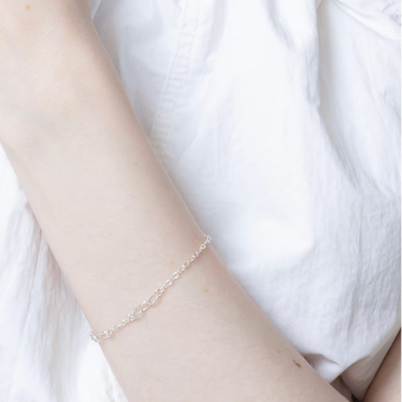 

LILYKORI Silver Semi Chunk Bracelet Silver