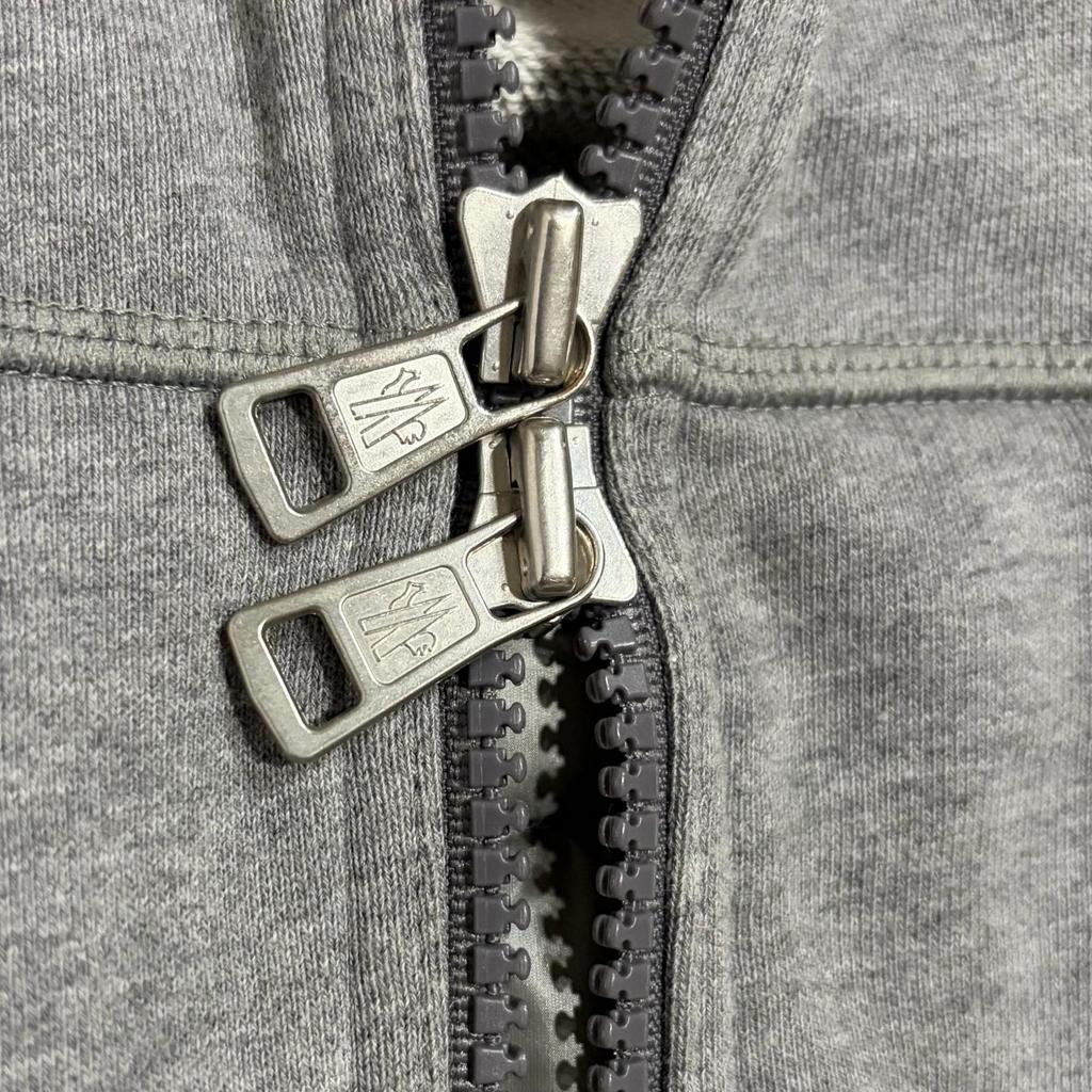 Used MONCLER D2091840060080985Parker gray mens