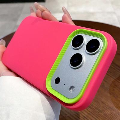 Custodia per telefono iPhone 17 Pro Tre-in-Uno con Spray Olio Liquido, Compatibile con Apple 16/15, Silicone 14, Transfrontaliero 1312