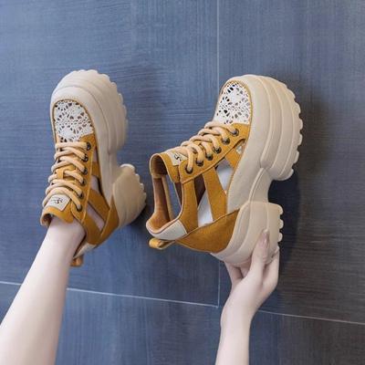 Chaussures pour femmes à semelle épaisse tendance mode 2024 Été Nouveau Maille épaisse Creux Intérieur Surélevé Vulcanisé Sandales pour femmes Baskets à plateforme