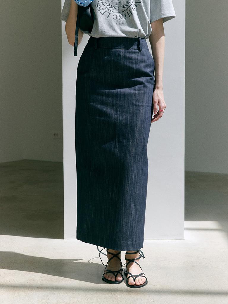 Mouth Back Slit Maxi Skirt (Indigo Denim)
