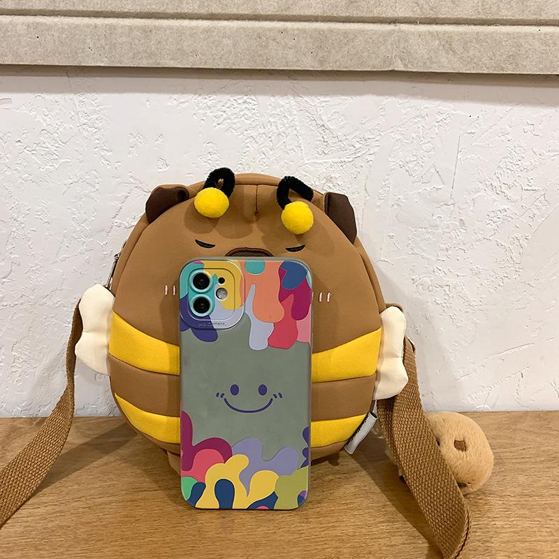 Cute little bee capybara nylon oblique span bag girl student lightweight versatile oblique span cartoon small round bag