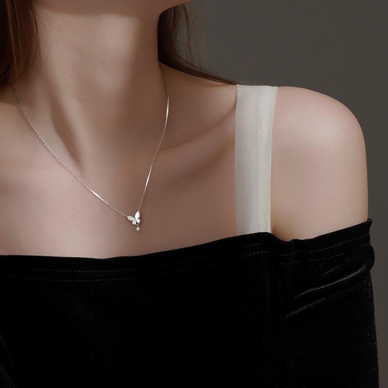 Butterfly Necklace Women'S Collarbone Chain Niche Design Light Luxury Year-Old High-End Pendant Premium Durable