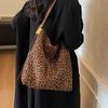 Casual Big Bag Women's 2025 New Trendy Retro Leopard Print Versatile Tote Bag Fashion Shoulder Messenger Bag