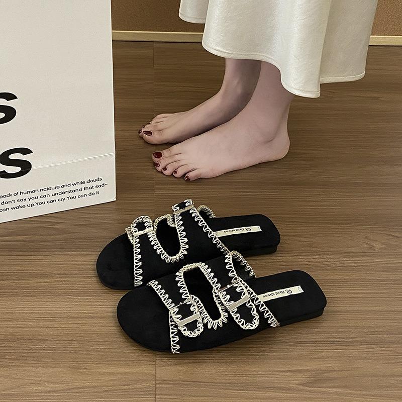 Flat-bottomed fashion outer wear belt buckle cool slippers women's shoes new summer outer wear yellow beach sandals