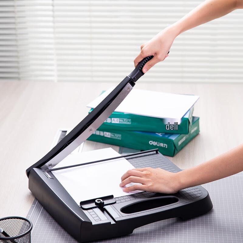 Deli 8051A A4 Paper Cutter CN plug (adapter included)