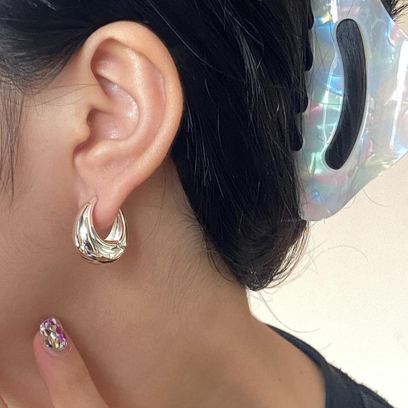 French Retro Round Hoop Earrings for Women - INS Style Celebrity-Inspired Studs