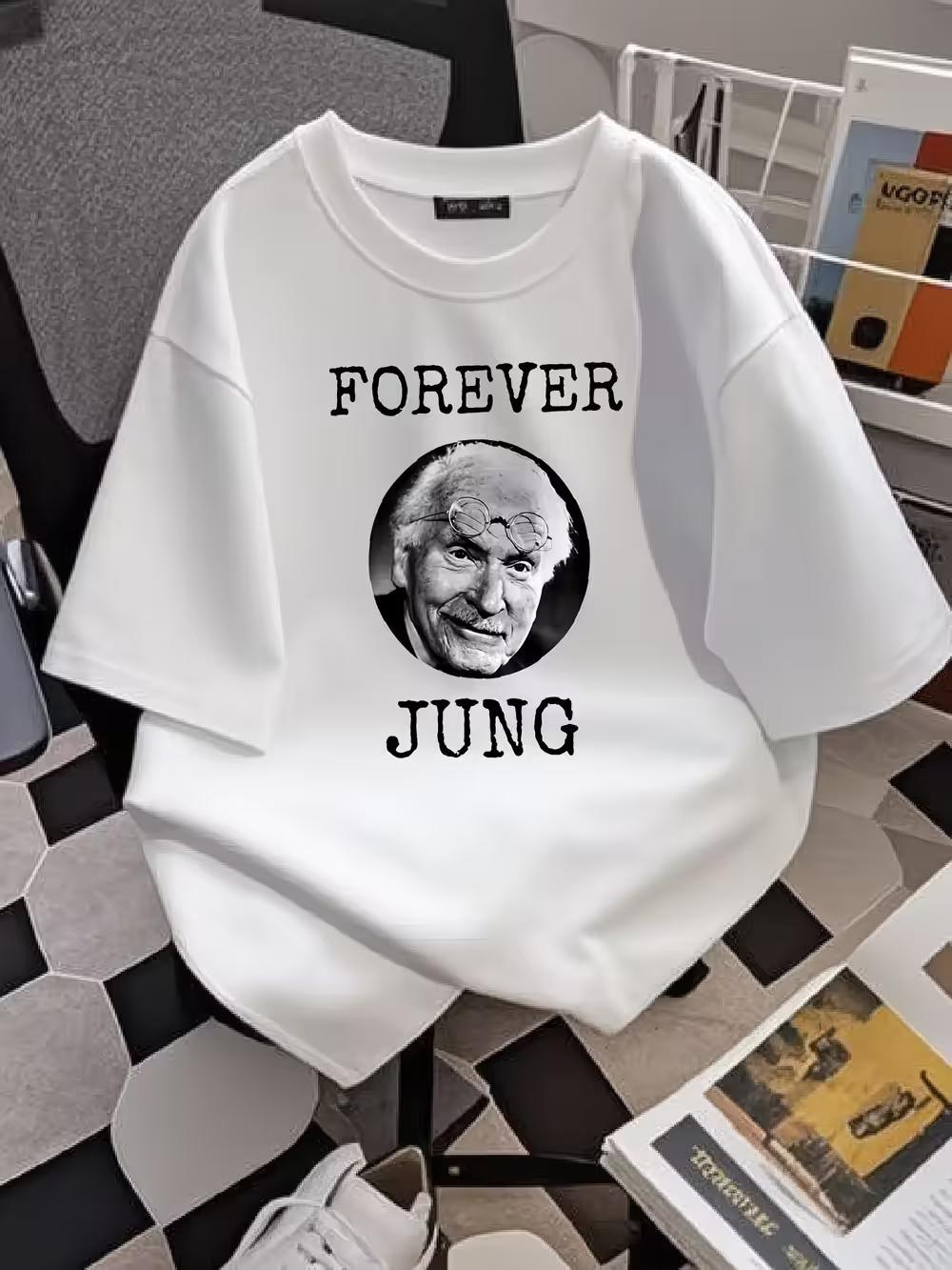 

Forever Jung Карл Густав Юнг Графическая футболка - Повседневная уличная футболка для мужчин и женщин с смелым текстом и принтом портрета S