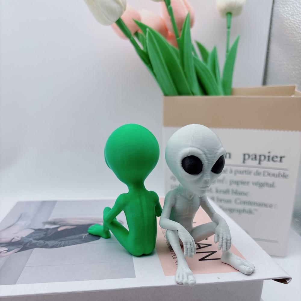 Alien Statues, 3D Printed Fantasy Aliens, Fun and Humorous Space Decorations, Suitable for Indoor/outdoor Decoration
