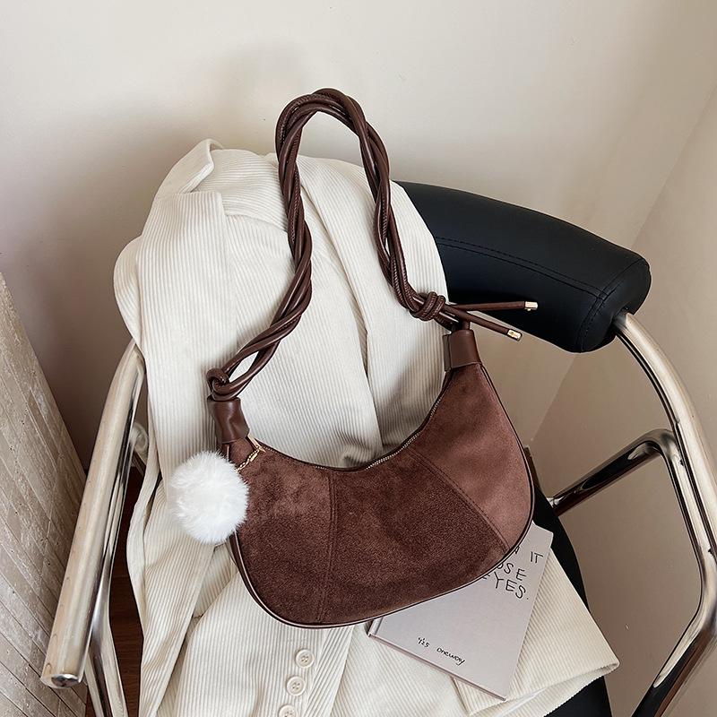 Niche retro dumpling bag women's autumn and winter fashion matte shoulder bag commuter messenger bag