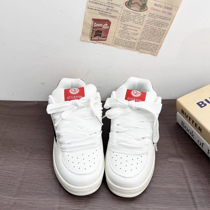 2025 New Versatile Platform White Shoes Female Ins Student Couple Sports Board Shoes Casual Bread Shoes