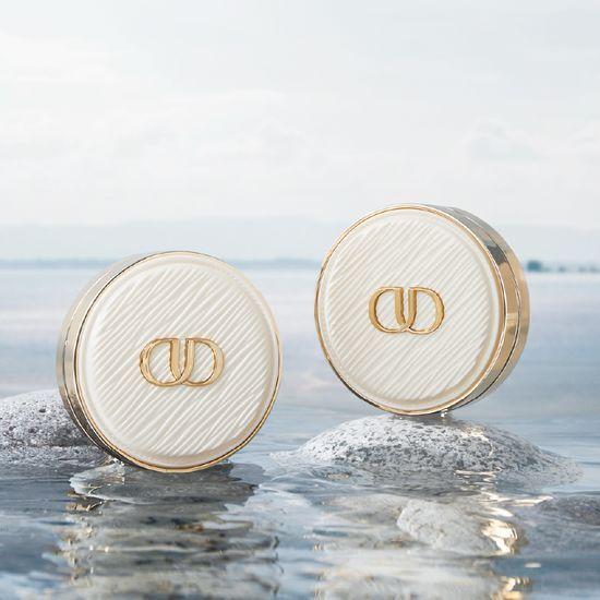 Chere Jeanne Fond De Tang Lumiere Doré Cushion 14g