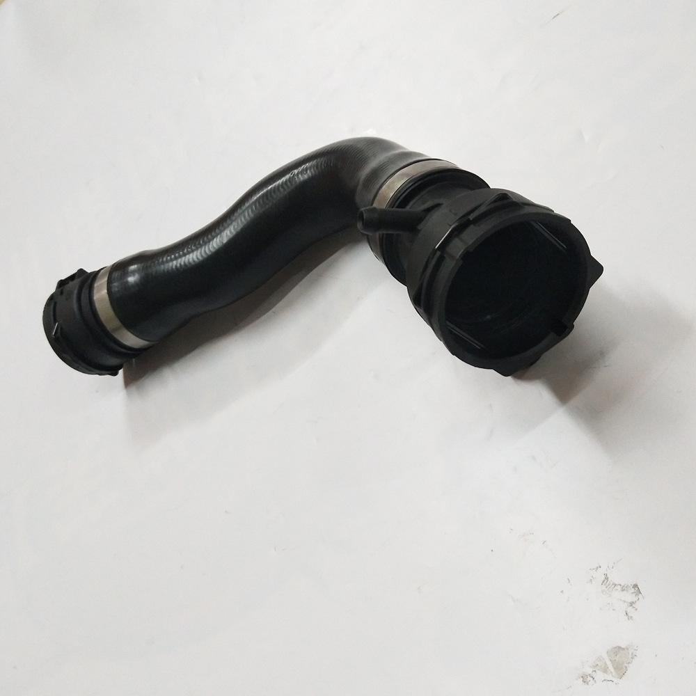 Övre kylarslang för BMW E88 E82 E90 (Del: 17127540127)