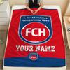 1 Stück FC Heidenheim Wappen Benutzerdefinierter Name Gemustert Flanelldecke Geeignet für Alle Jahreszeiten Für Heimdekoration Wärme Und Komfort Geschenke Feiertagsgeschenk