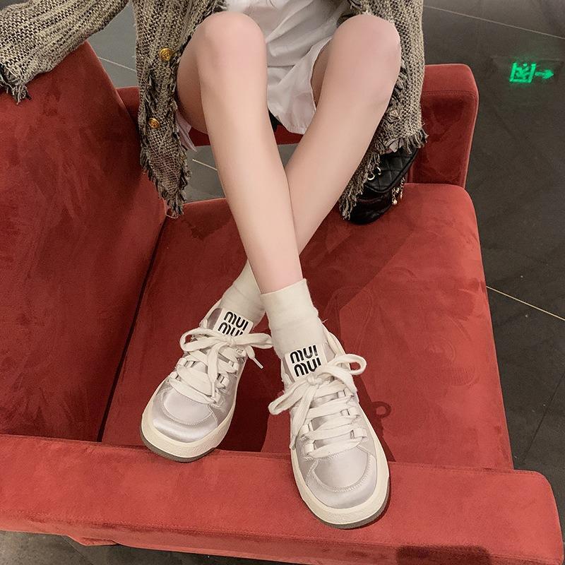 

Original niche thick baseplate shoes women s new spring and summer thin sports casual white shoes satin single shoes 40 серебряный