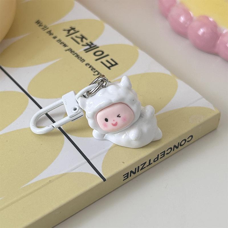 

Милый и забавный мультяшный брелок-подвеска в виде ягненка, милый брелок в виде овечки, украшение на рюкзак, автомобильный брелок, аксессуары, подарки