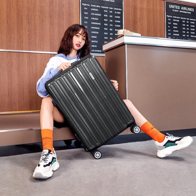 

Diplomat TC-692 Hardside Spinner Travel Suitcase