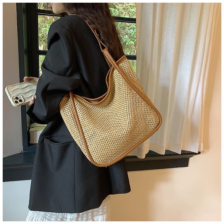 Woven straw bag women's large capacity 2025 new summer shoulder tote bag premium seaside beach bag
