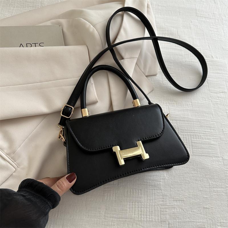 Chic Retro Small Square Pu Handbag For Women In Stylish Red And Brown Options чёрный