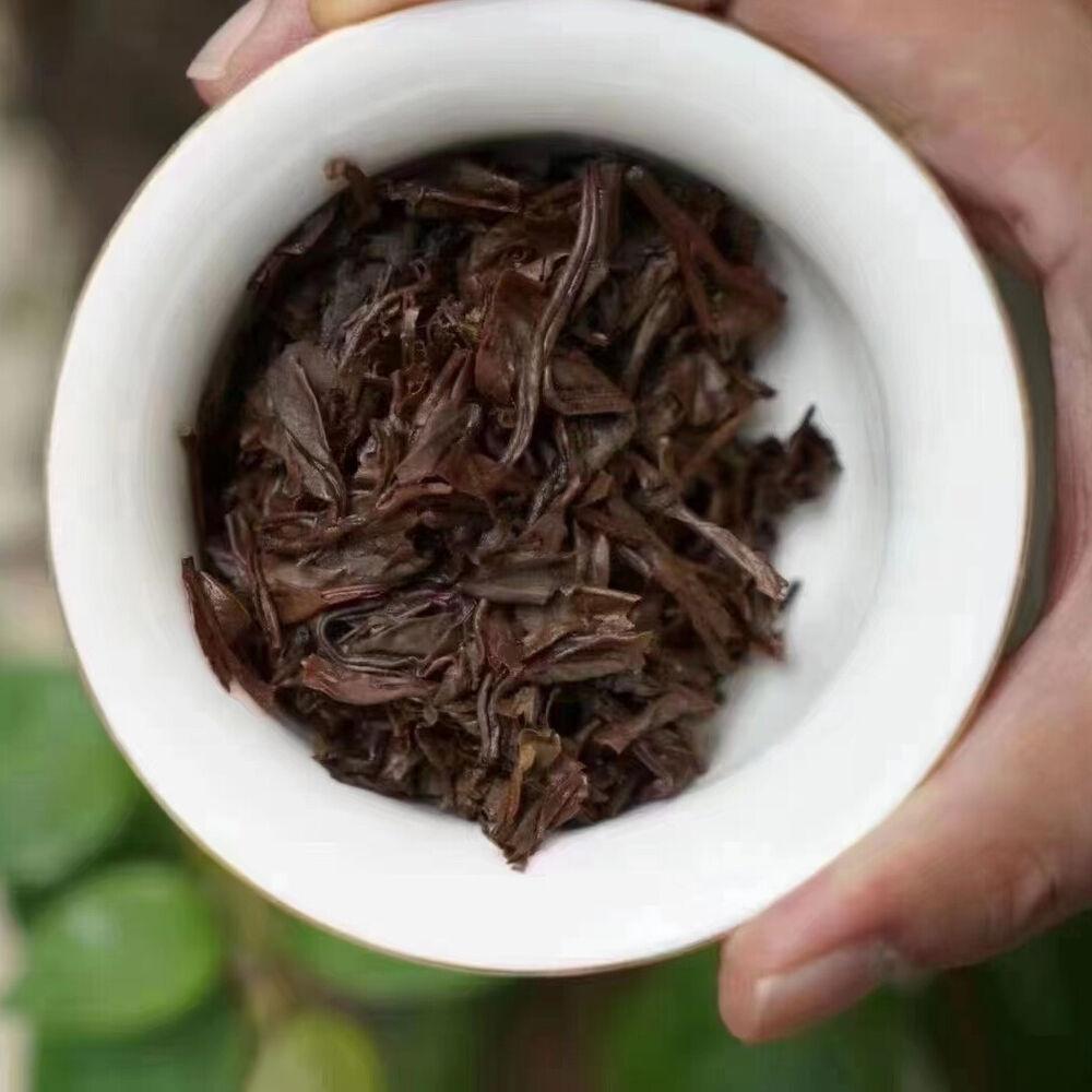 357г Юньнаньский старый чайный пирог «Пуэр» Иу Чэнь Юнь Хао Выдержанный сырой чайный — фото 5