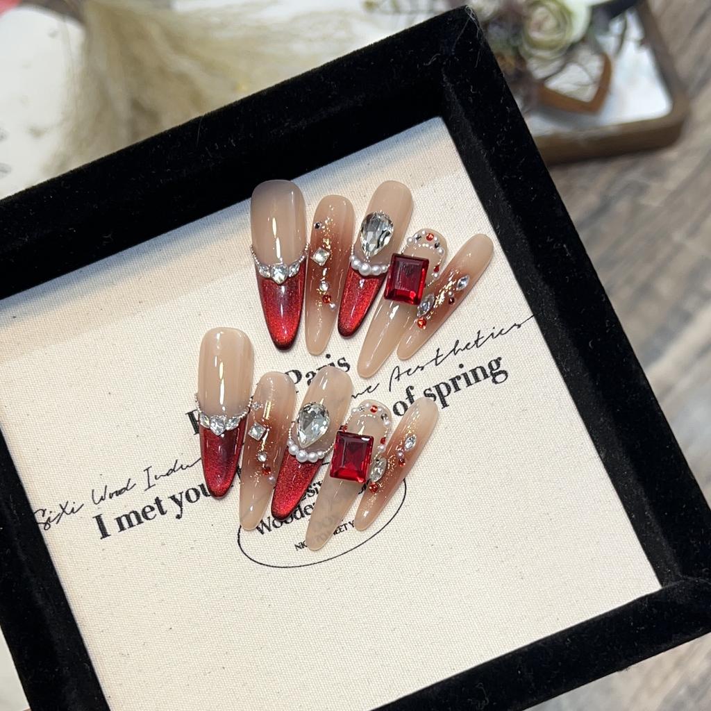 New Year's Red Wearable Armor High-end Cat Eye French Blush Flash Zircon Diamond Removable Fake Nail Patch